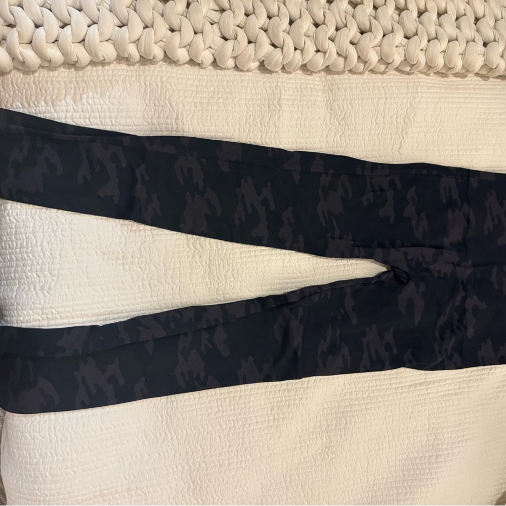 SPANX Dark Gray Camo Leggings